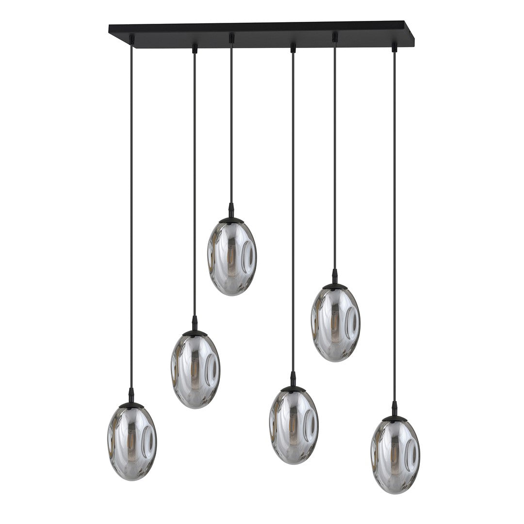 Vue de face du luminaire, six globes de verre fumé suspendus par câbles noirs