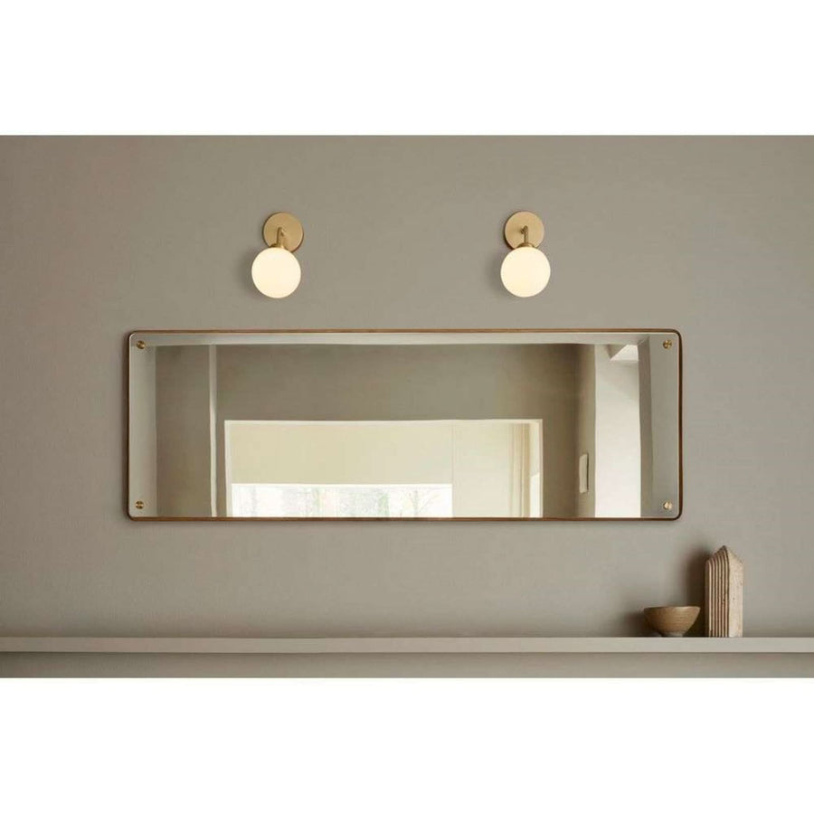 Applique murale Apiales en verre, laiton brossé et blanc, Ø 12 cm, 5 W, hauteur 24 cm