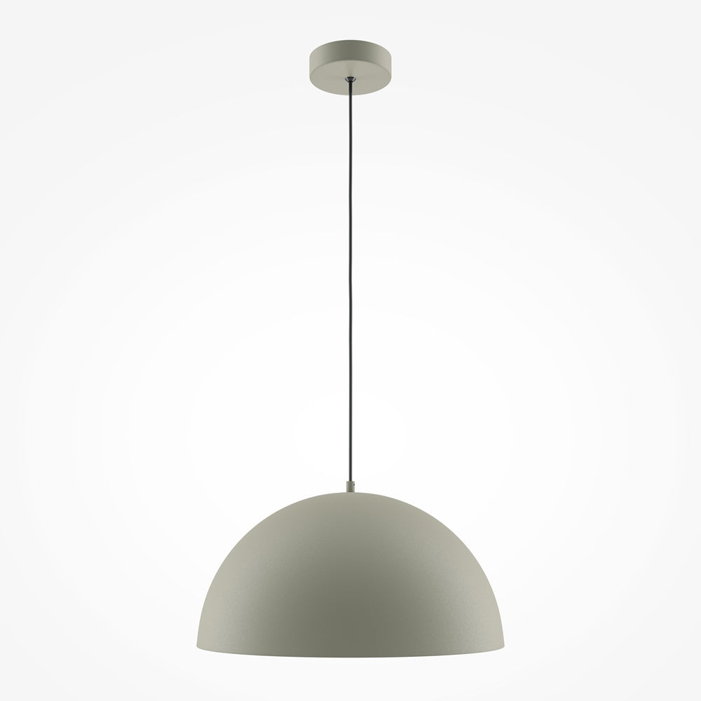 Suspension beige vue de face, grand dôme et câble fin sur fond blanc