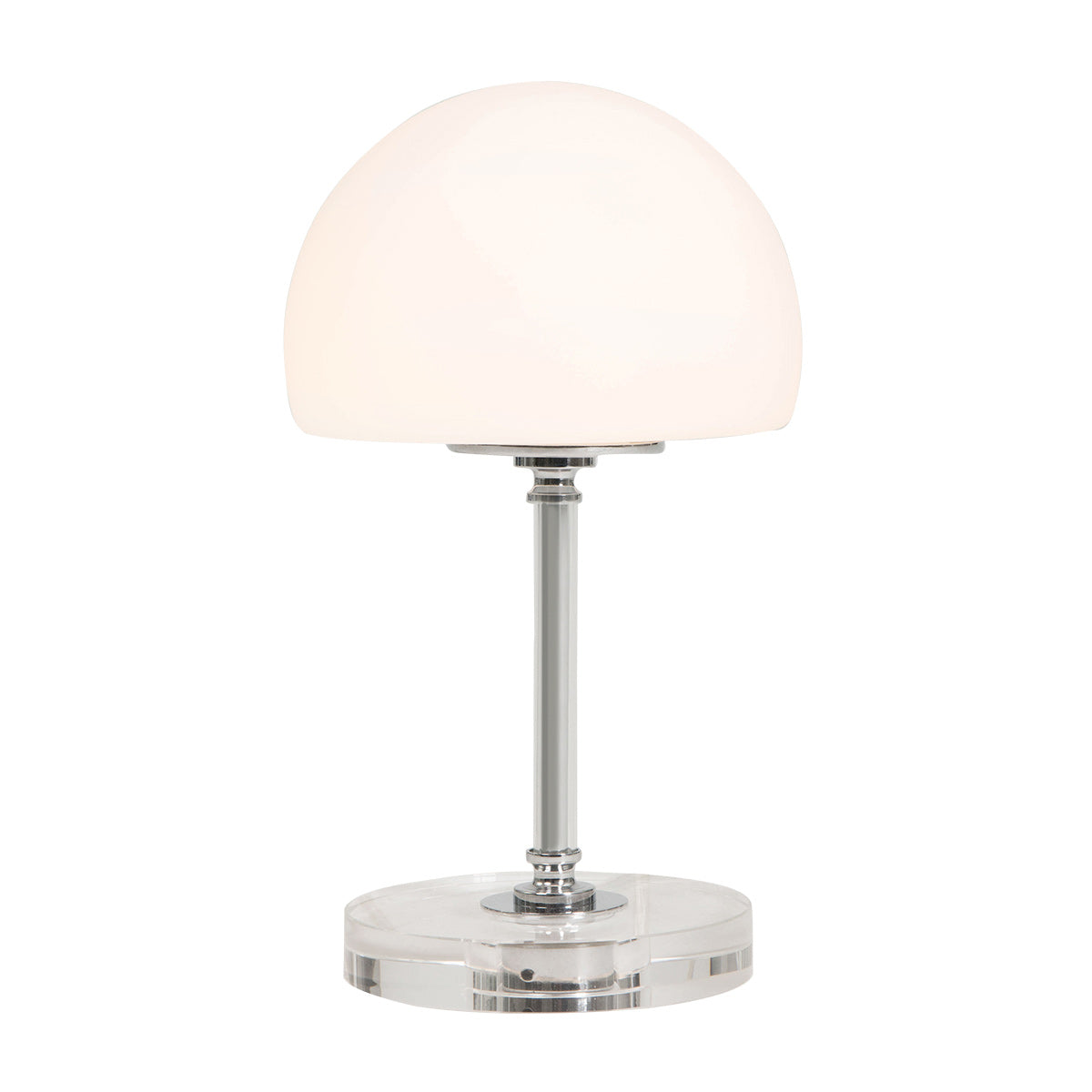 Lampe allumée de face, diffuseur opalin répandant une lumière chaude
