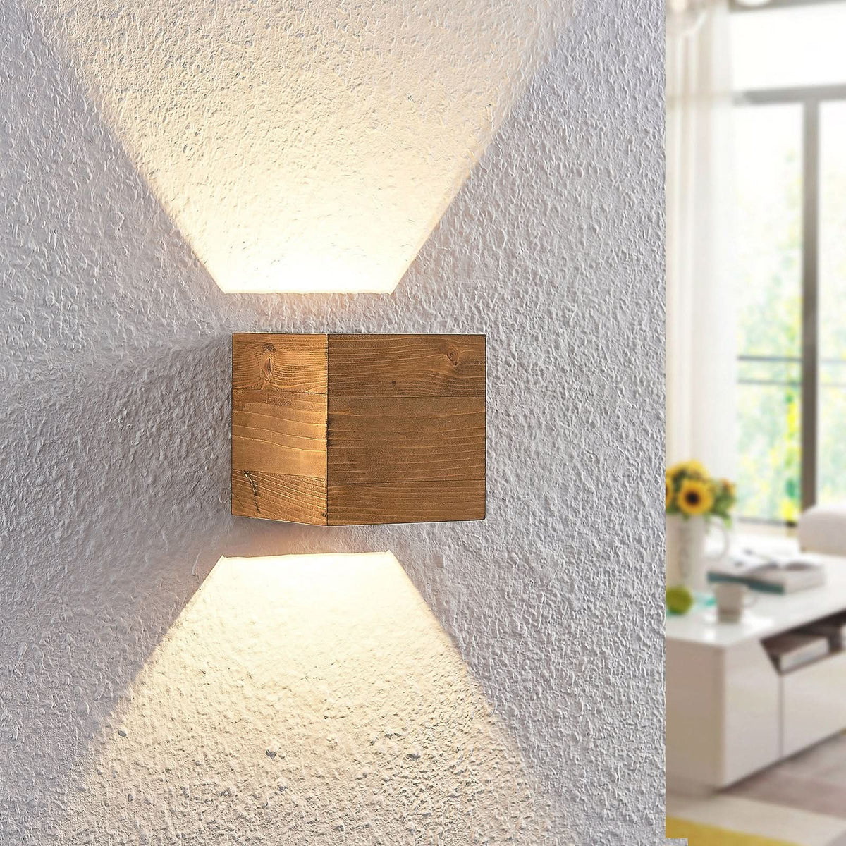 Applique murale LED Benicio en bois, nickel, hauteur 11 cm