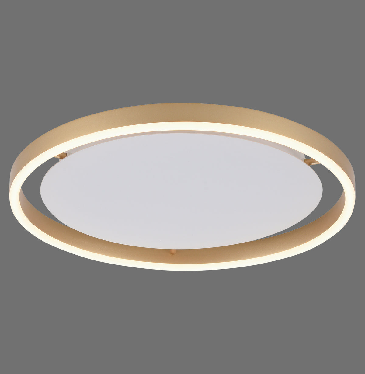 Plafonnier circulaire vu de face, anneau laiton mat et diffuseur blanc sur fond gris