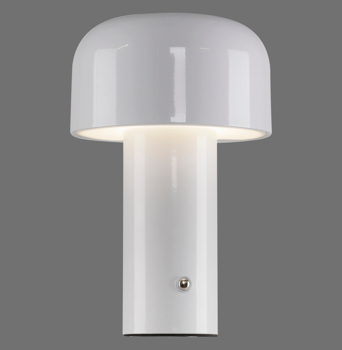 Vue de face de la lampe blanche brillante sur fond gris, abat-jour bombé et fût cylindrique.