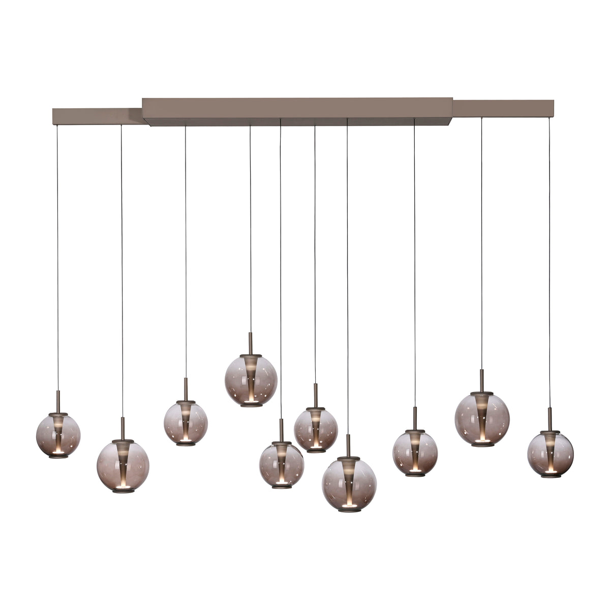 Vue de face du luminaire sur fond blanc, globes en verre fumé et câbles fins