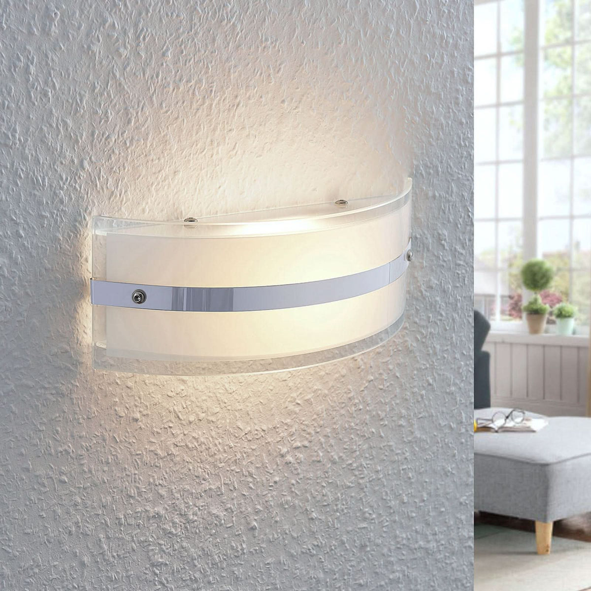 Applique murale LED Zinka en verre, blanc et chromé, hauteur 10 cm