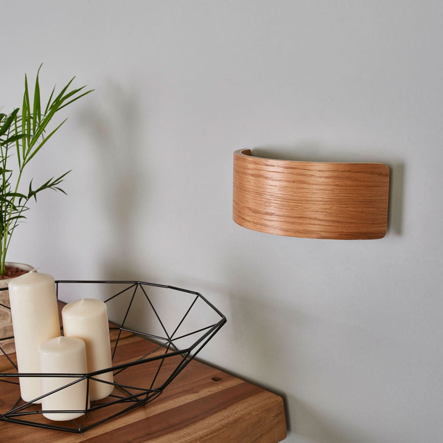 Applique murale LED Rafailia en bois, marron foncé, hauteur 8,5 cm