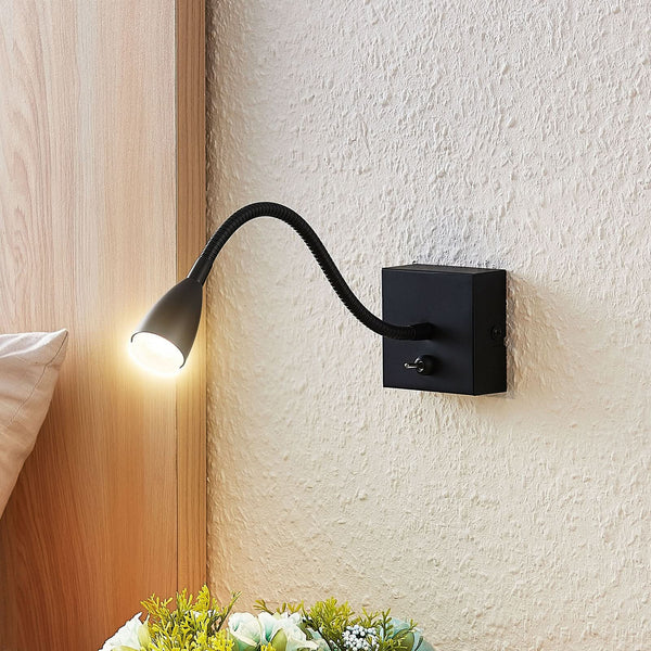 Applique murale LED Jolka en métal, noir mat, hauteur 15 cm