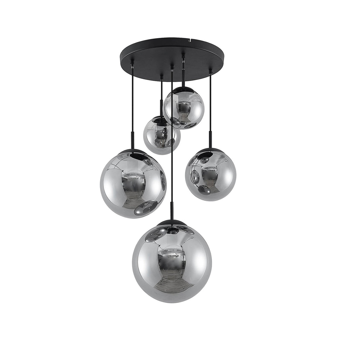 Vue produit détourée de la suspension noire et de ses cinq globes sur fond blanc.