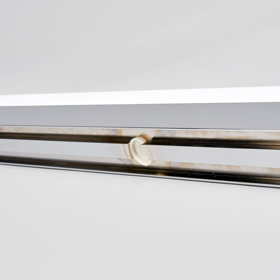 Applique murale LED en métal, chromé et blanc, hauteur 4 cm, IP44, 3000 K, 11 W, largeur 88 cm