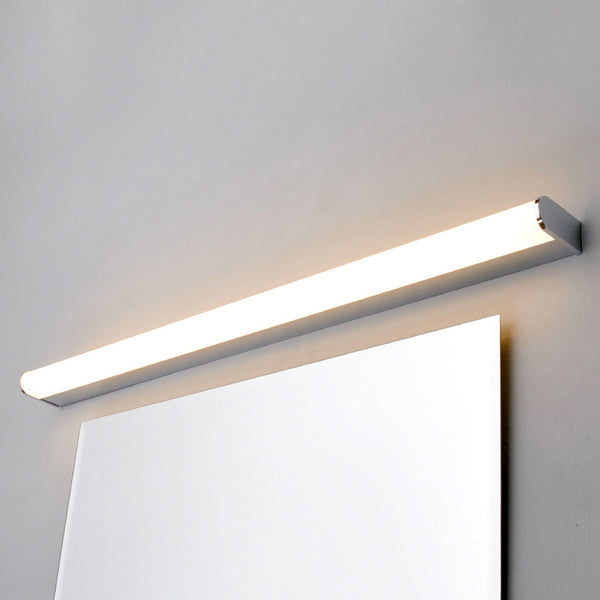 Applique murale LED en métal, chromé et blanc, hauteur 4 cm, IP44, 3000 K, 11 W, largeur 88 cm