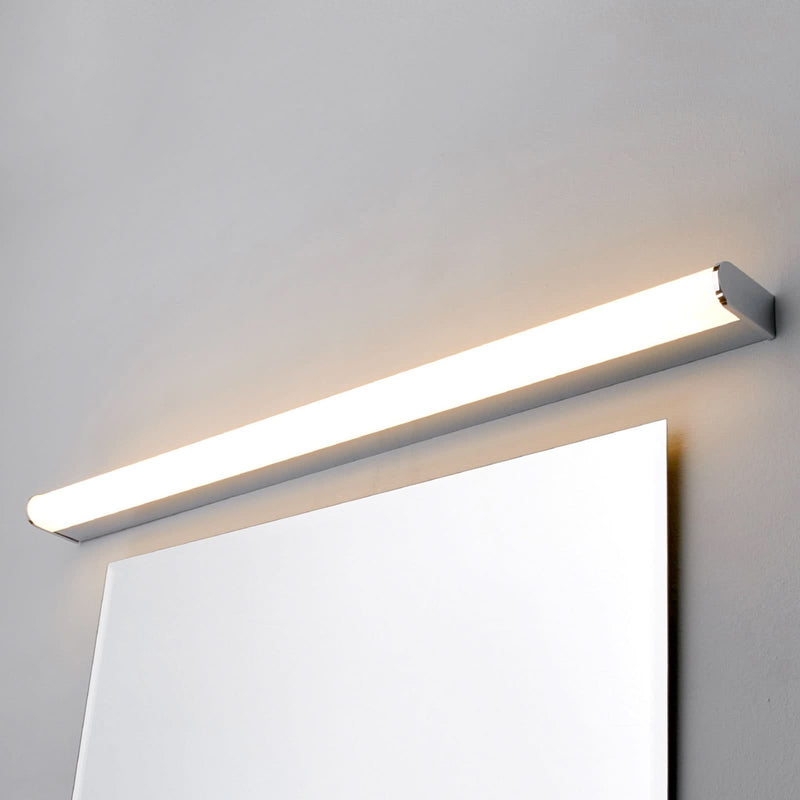 Applique murale LED en métal, chromé et blanc, hauteur 4 cm, IP44, 3000 K, 11 W, largeur 88 cm