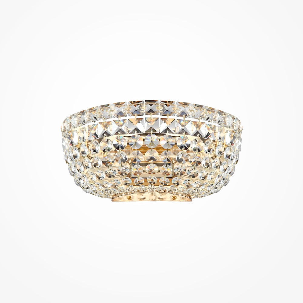 Luminaire rond en cristal à cerclage doré présenté de face sur fond blanc