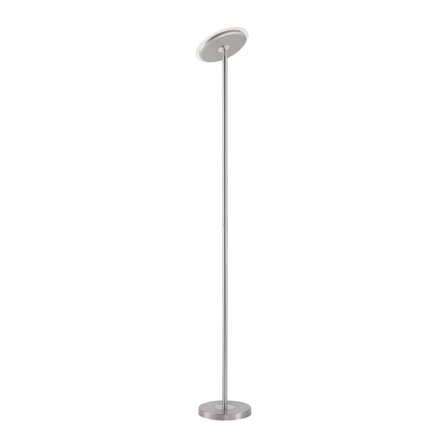 Vue de trois quarts du lampadaire, tige et socle chromés sur fond blanc