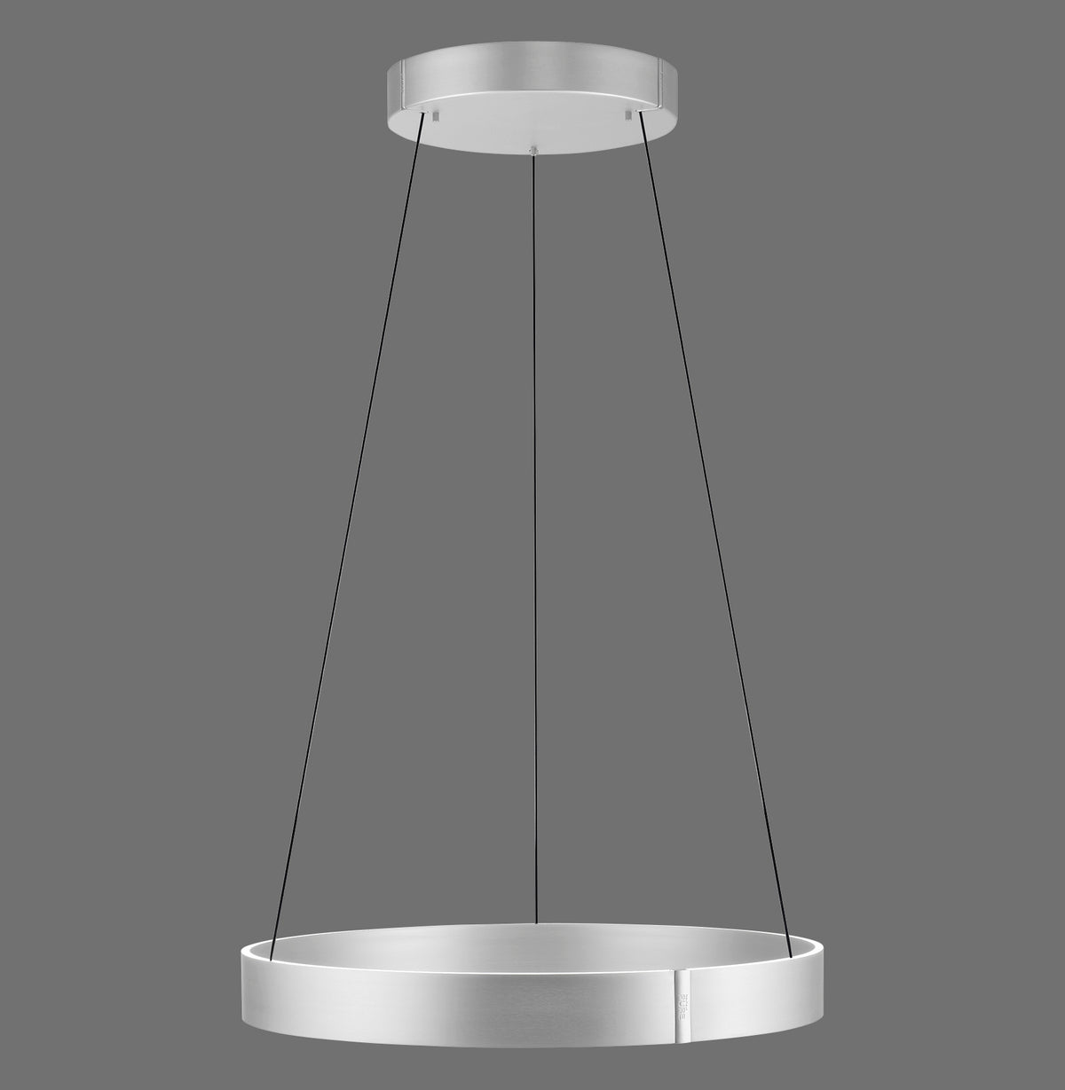 Suspension anneau en aluminium brossé vue de face, trois câbles noirs et plafonnier