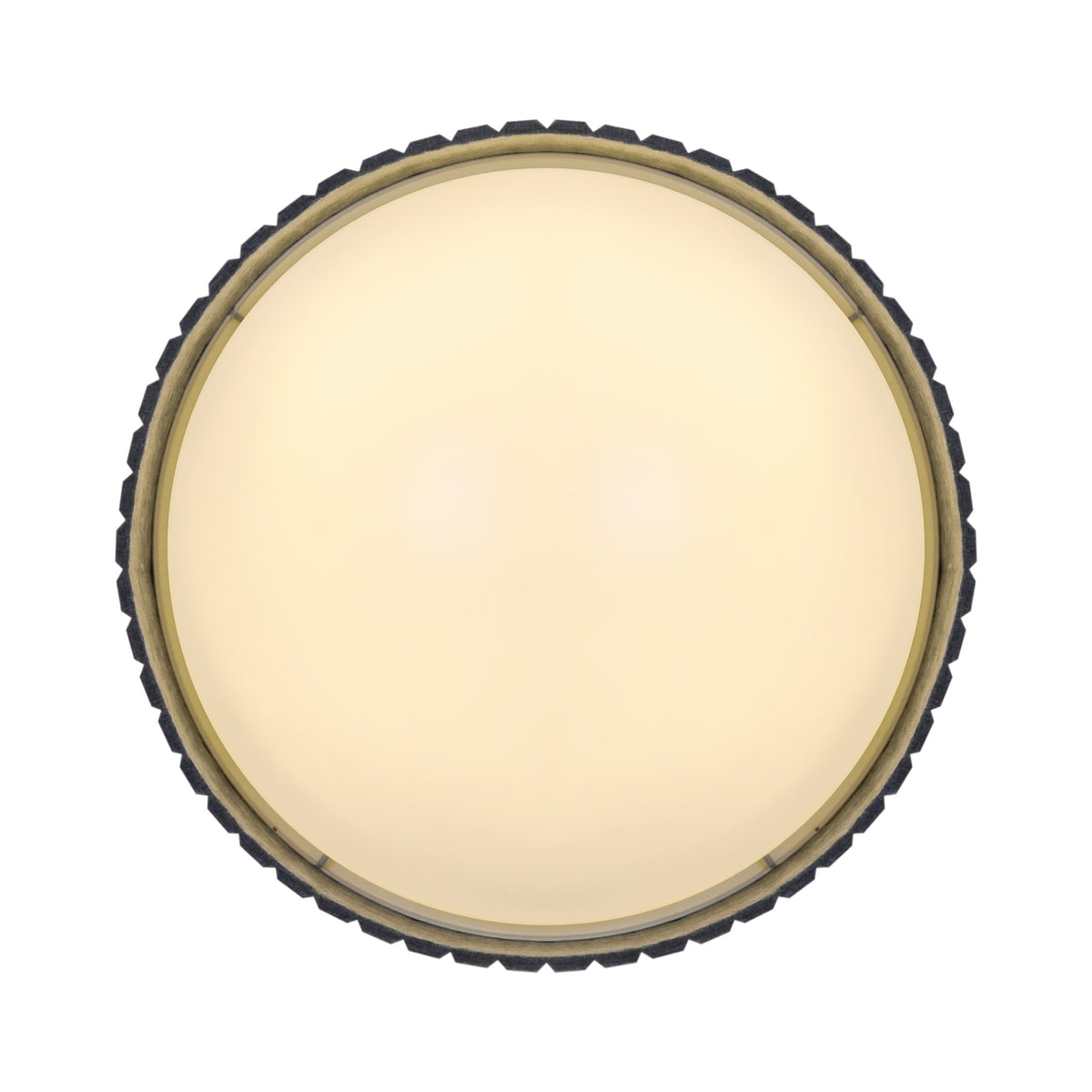 Vue de dessous du plafonnier montrant le diffuseur circulaire crème et la bague extérieure grise.