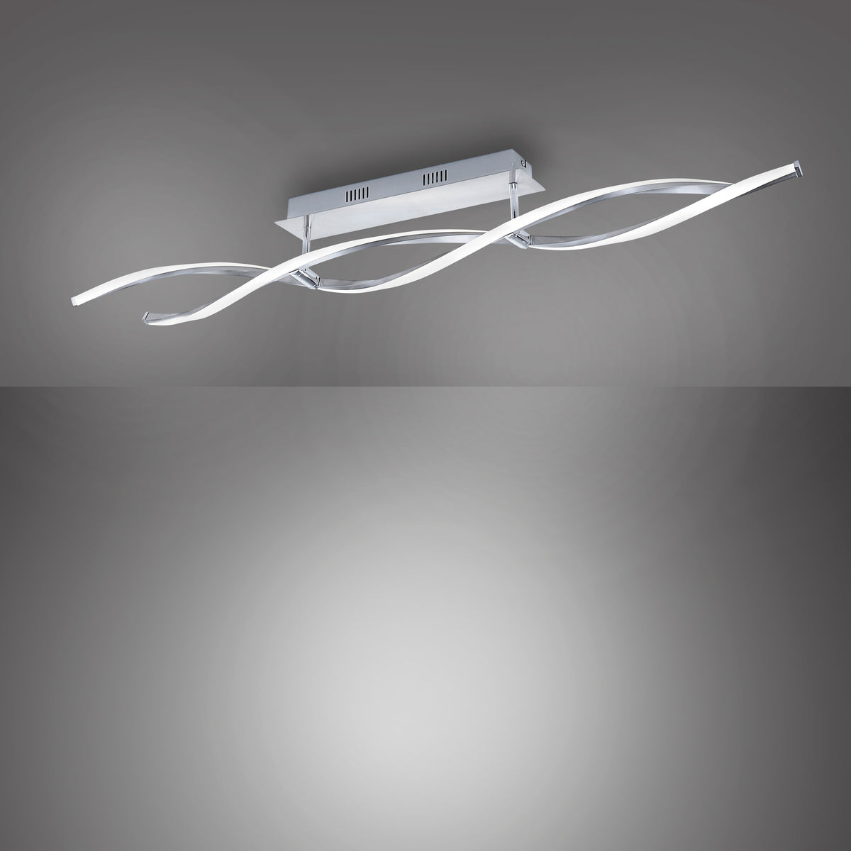Plafonnier fixé au plafond diffusant une lumière blanche froide, vue de dessous.