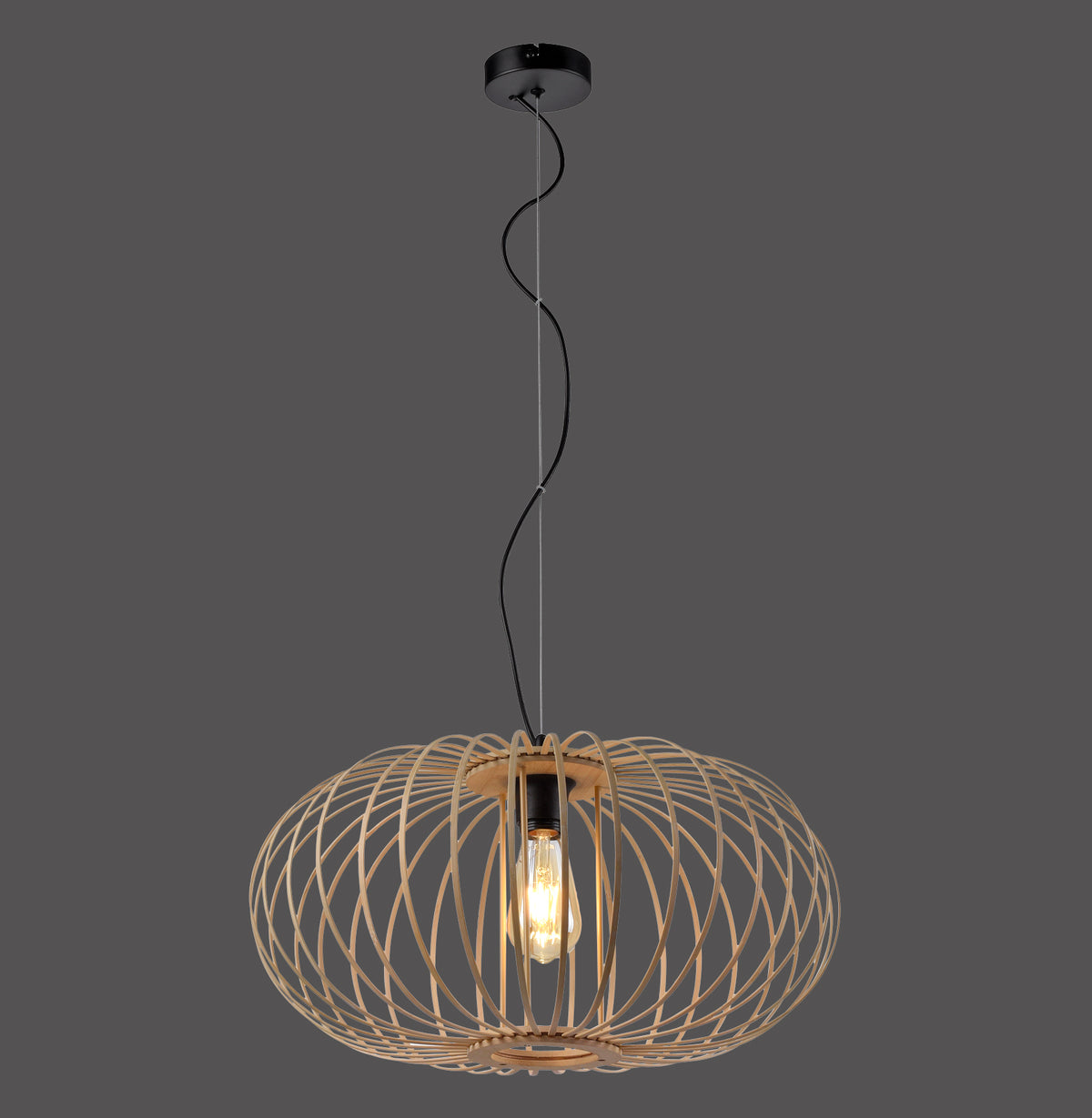 Suspension en bois naturel, vue de face sur fond gris anthracite.