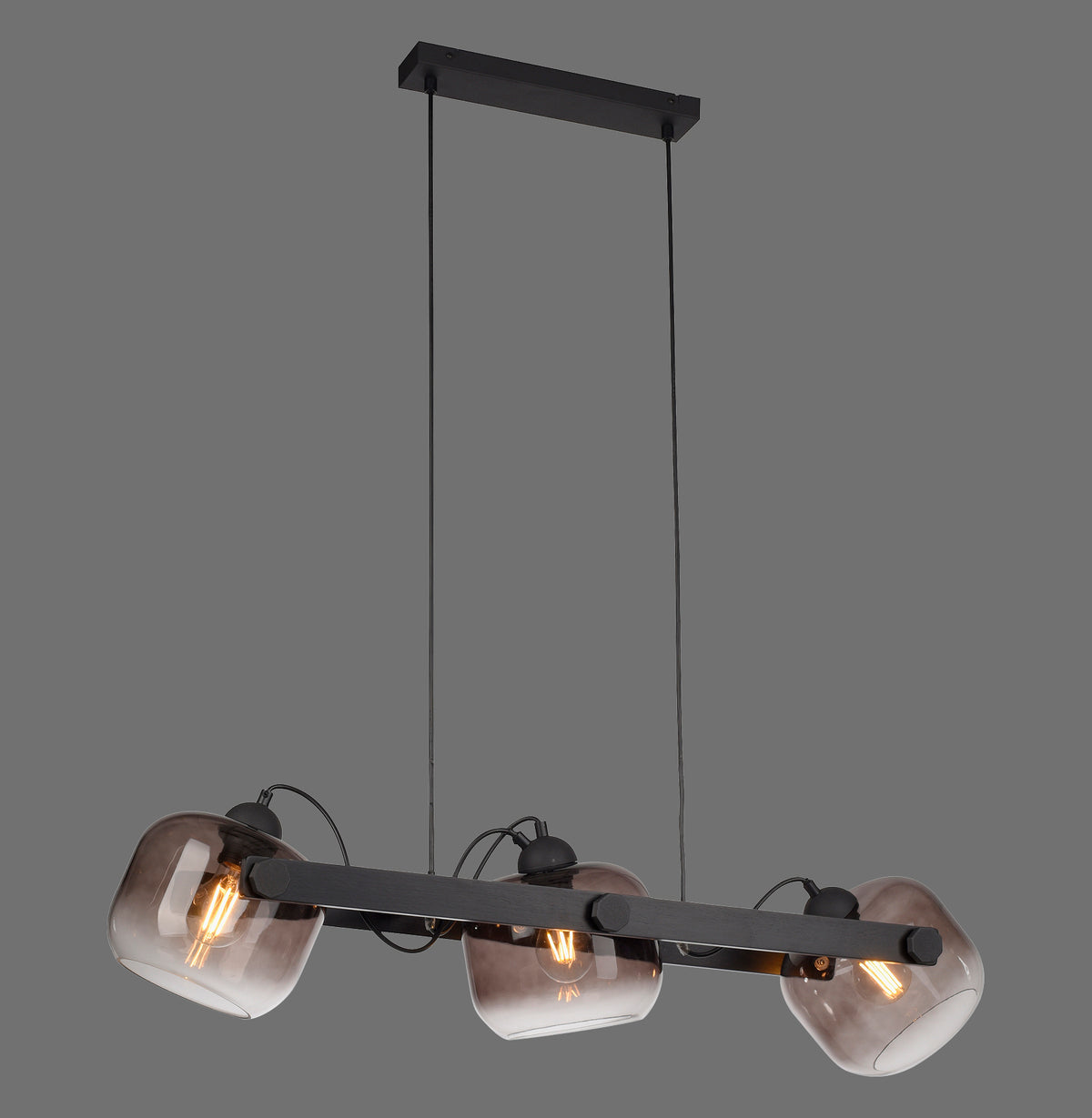 Suspension noire à trois luminaires en verre fumé, vue de face sur fond gris