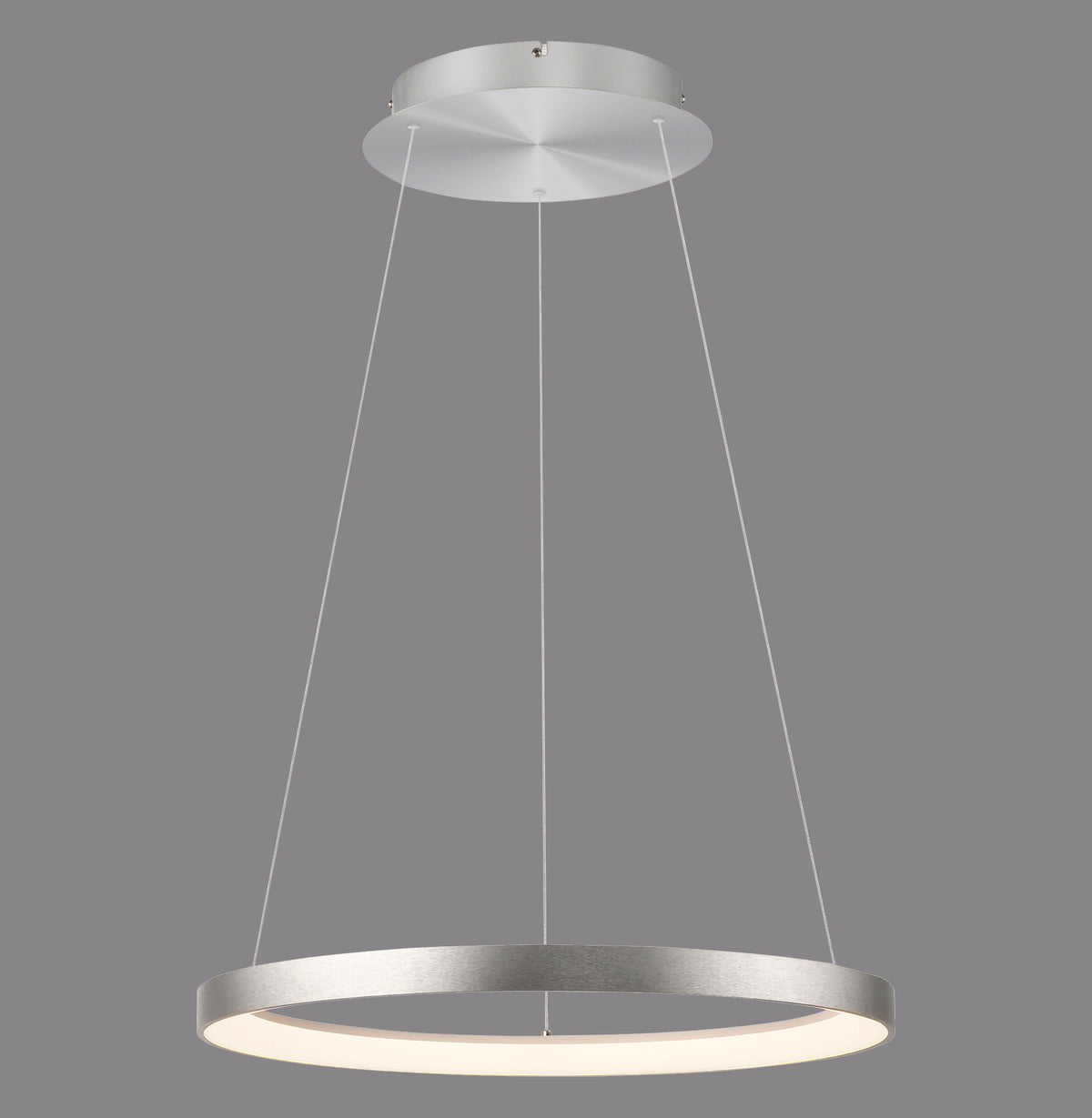 Suspension anneau en aluminium brossé, vue de face sur fond gris neutre