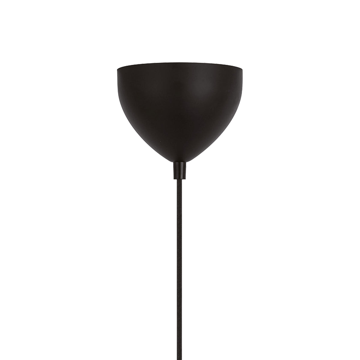 Gros plan sur la rosace noire et le cordon textile de la suspension
