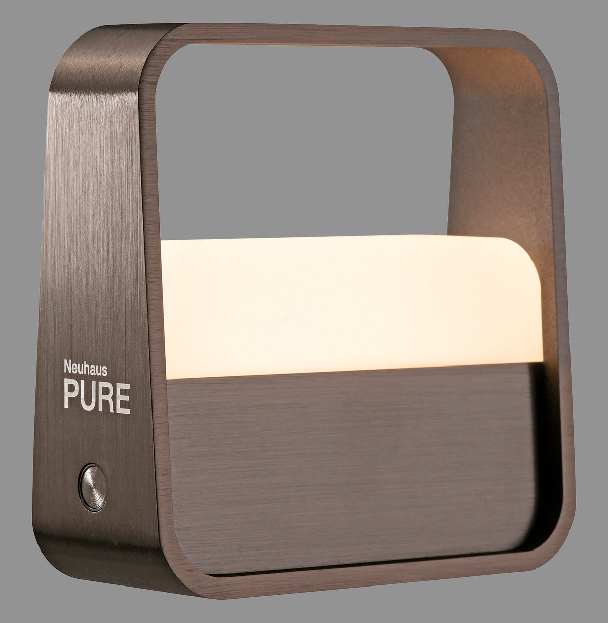 Lampe à poser carrée en aluminium brossé marron, diffuseur blanc allumé, vue de trois quarts.
