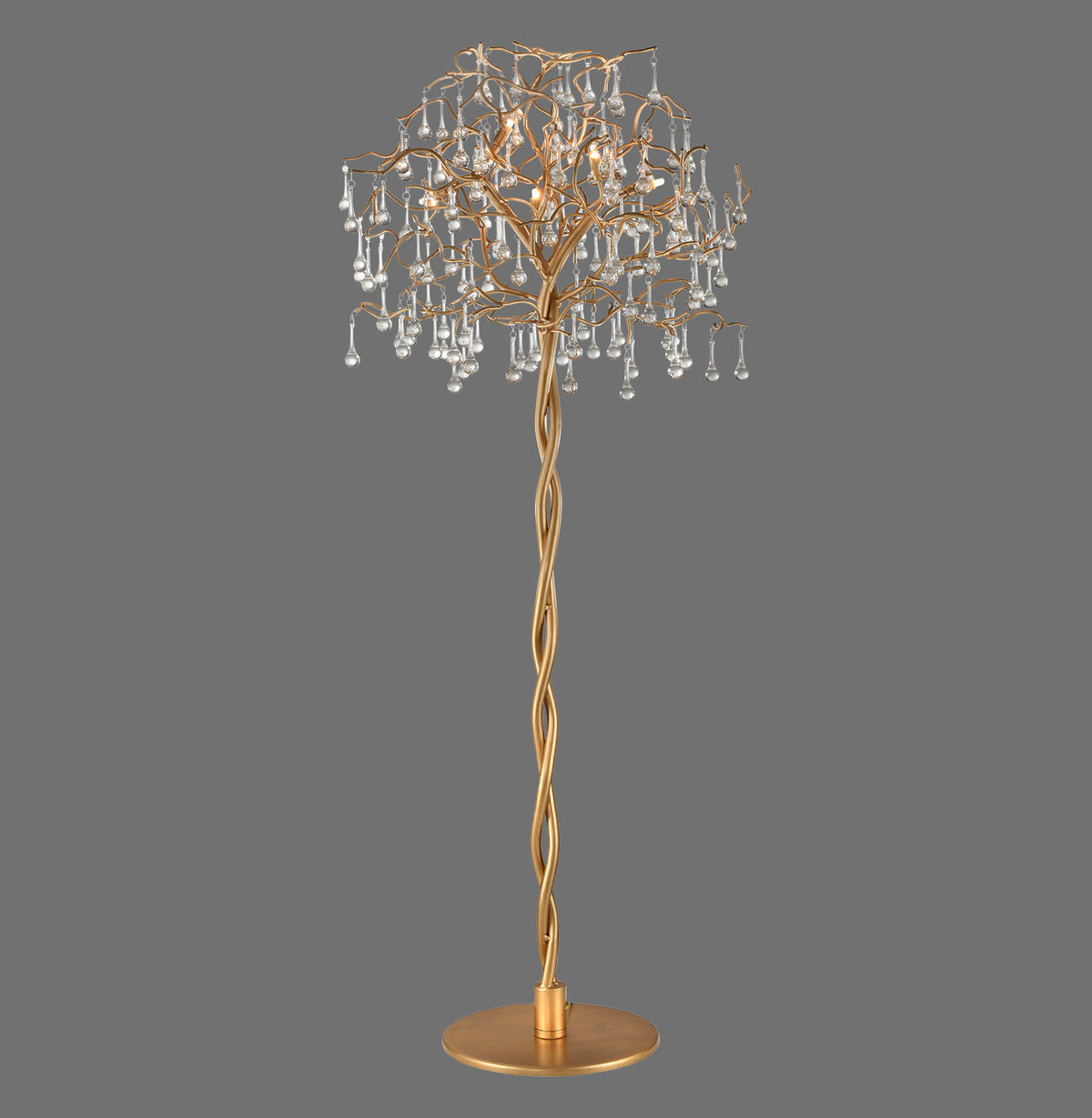 Lampadaire doré au pied torsadé et branches garnies de gouttes de cristal, vue de face