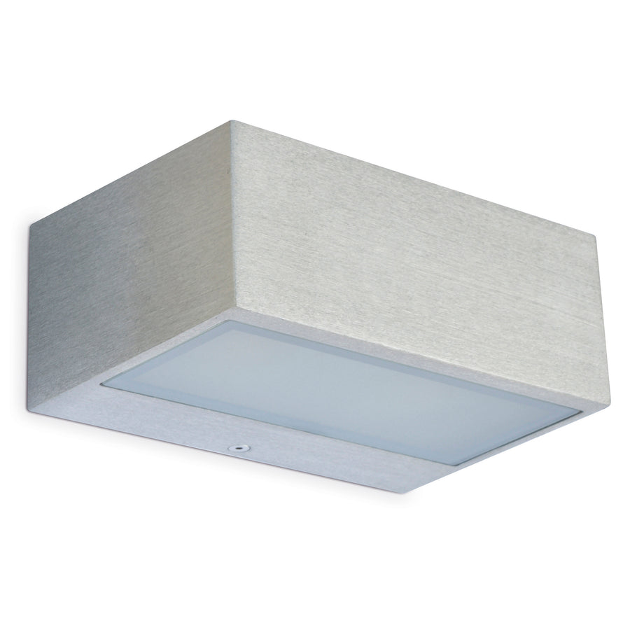 Version aluminium brossé du caisson rectangulaire, vue de dessous en détail