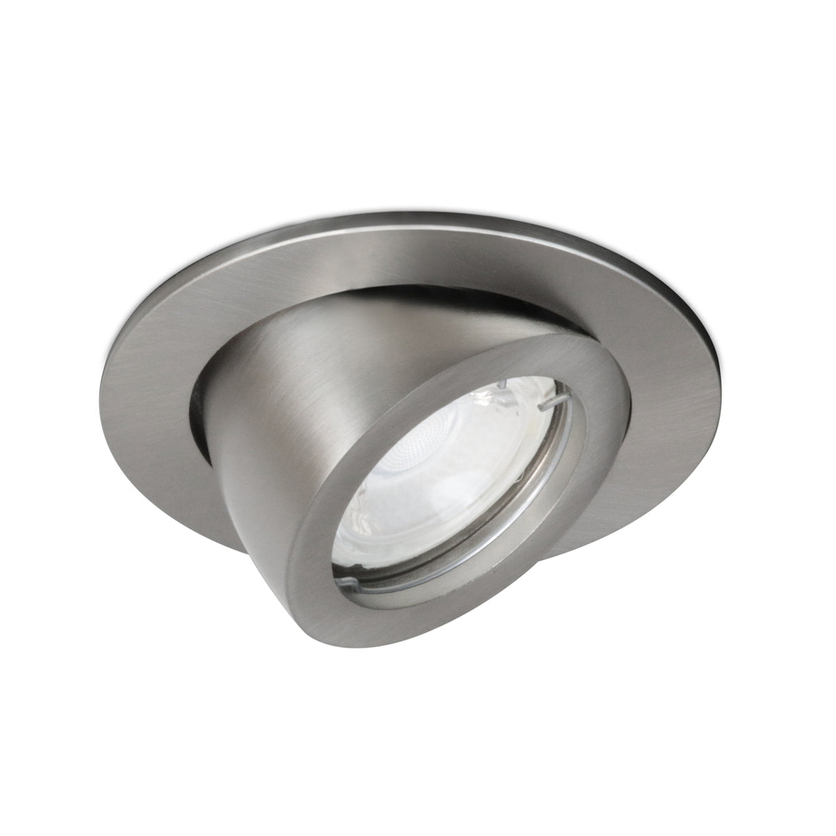 Spot encastrable acier brossé, gros plan sur l'inclinaison et la bague extérieure.