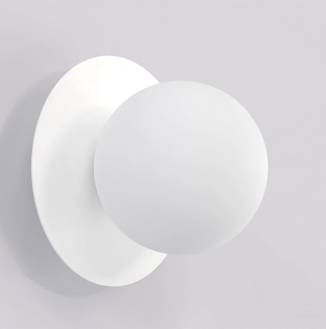 Vue de face de l'applique blanche avec sphère et platine ronde