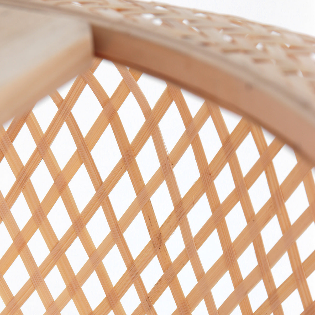 Détail de l'anneau en bois et de la structure interne ajourée