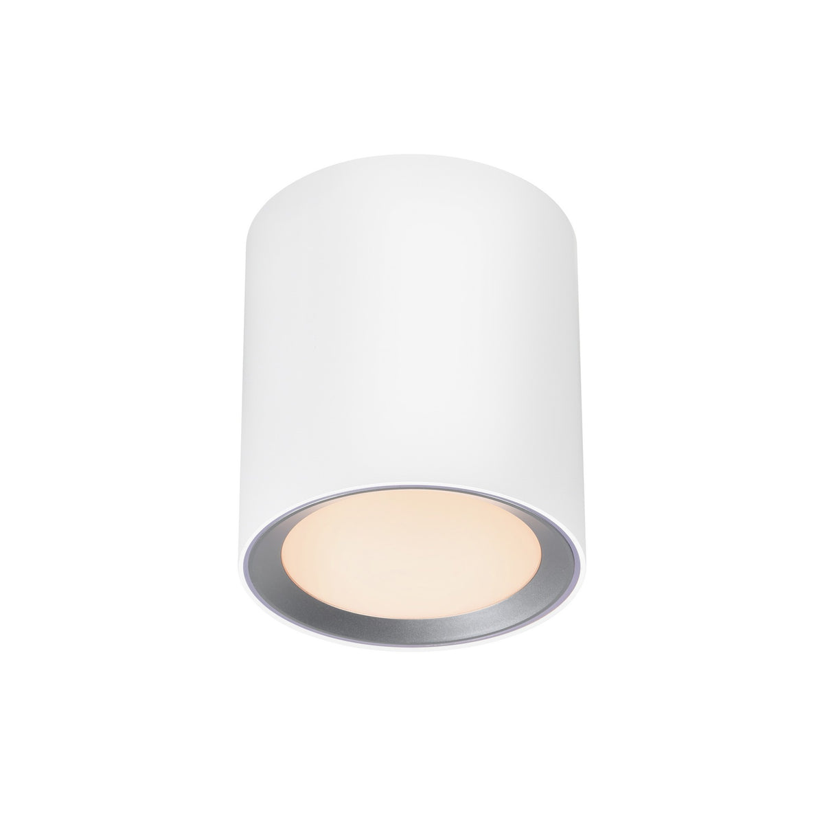 Vue de profil du plafonnier cylindrique blanc avec bague argentée et lumière chaude.