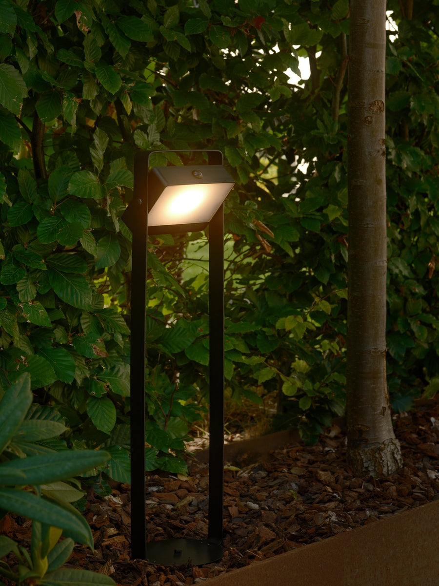 Borne extérieure LED Saulio solaire noire, IP44