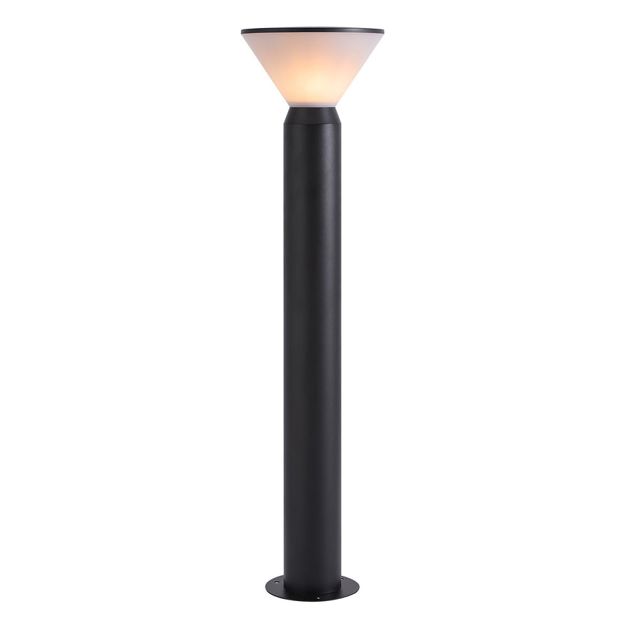 Vue de face légèrement rapprochée du luminaire noir éclairé sur fond blanc
