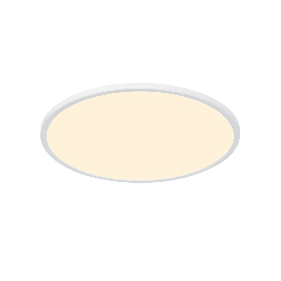 Vue de face du plafonnier ovale blanc diffusant une lumière chaude uniforme