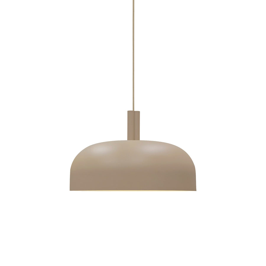 Suspension beige en forme de dôme, vue de face sur fond blanc.