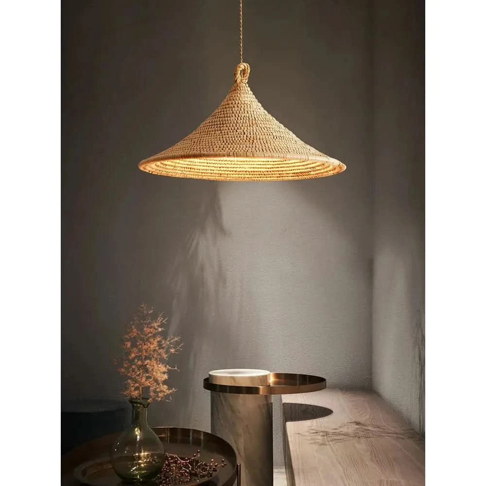 Lustre de style japonais tressé en rotin clair | Designix - Luminaire - https://designix.fr
