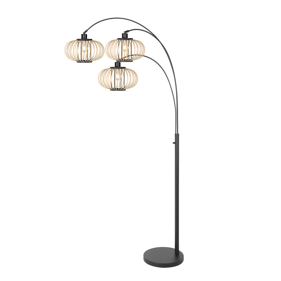 Second angle du lampadaire, bras arqués et trois suspensions en bambou clair