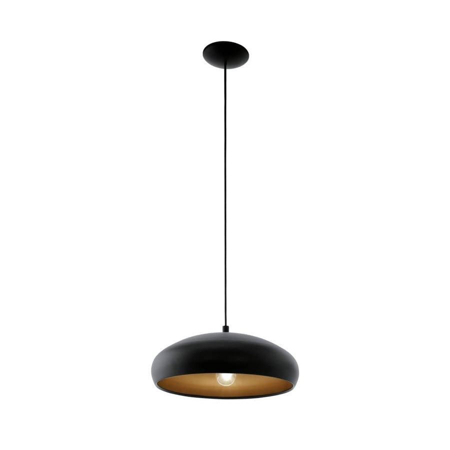 Vue de face du luminaire suspendu, grand abat-jour bombé noir et câble fin