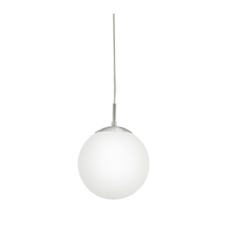 Suspension à globe de verre opale blanc, vue de face sur fond neutre
