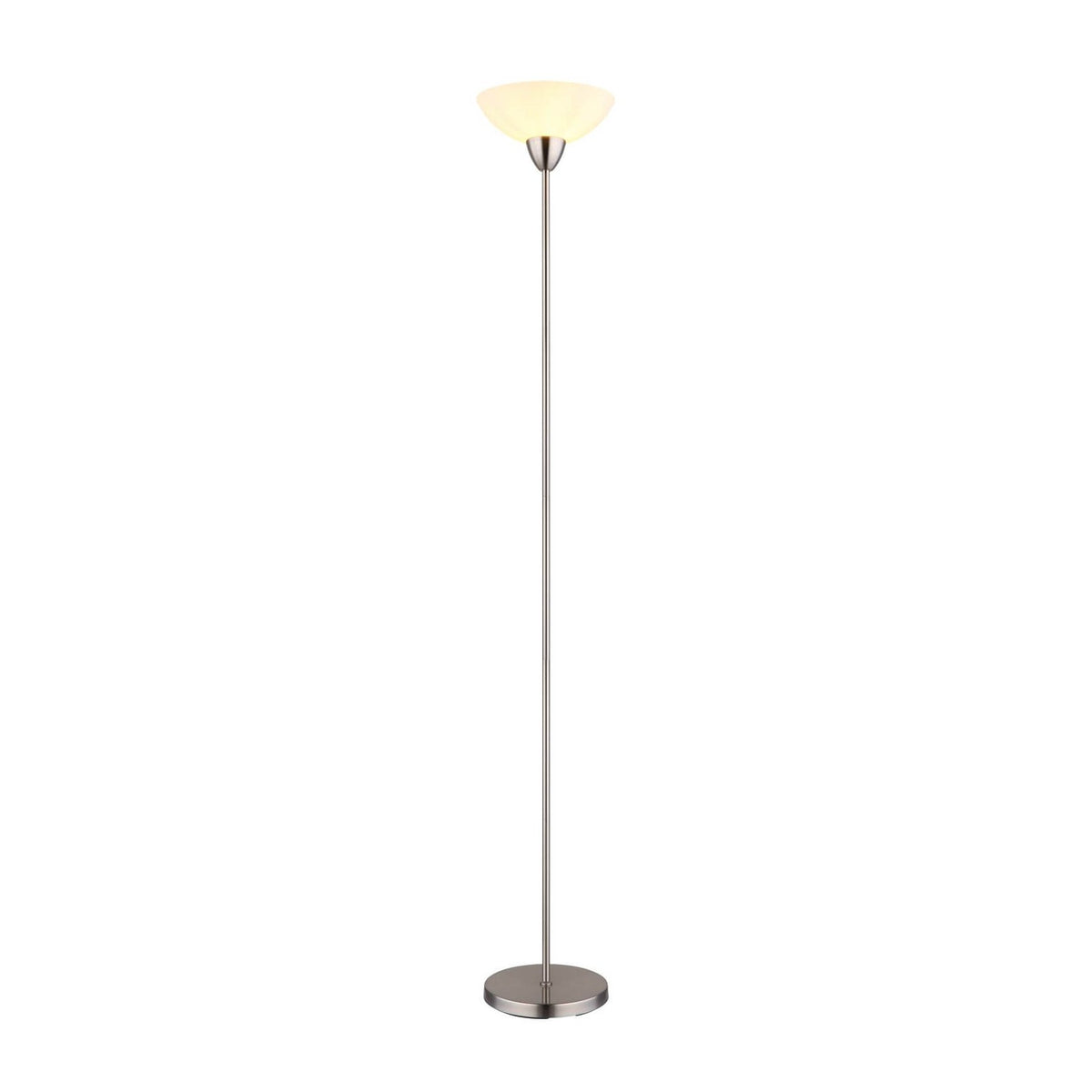 Lampadaire nickel satiné présenté de face sur fond blanc, abat-jour allumé.