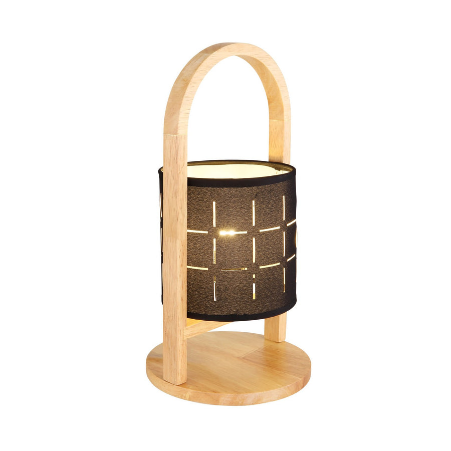 Lampe à poser en bois clair, abat-jour cylindrique noir ajouré, vue de trois quarts