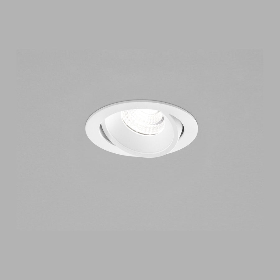 Vue de face du spot encastré blanc orientable montrant sa collerette ronde