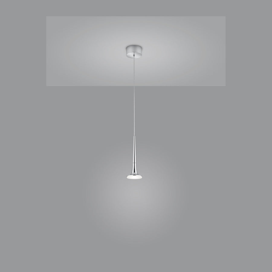 Suspension chromée vue de face sur fond gris, diffuseur blanc allumé