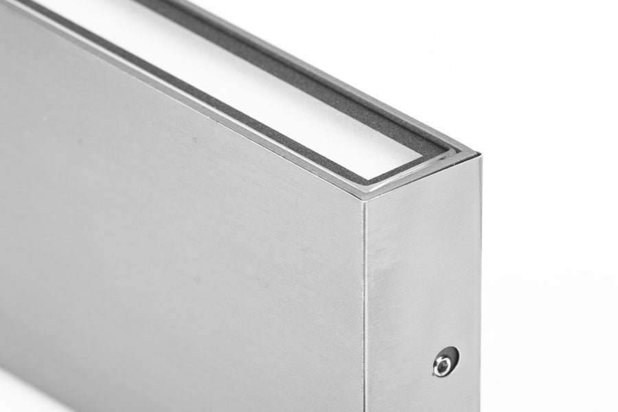 Détail de la finition brossée et du joint d'étanchéité en gros plan.