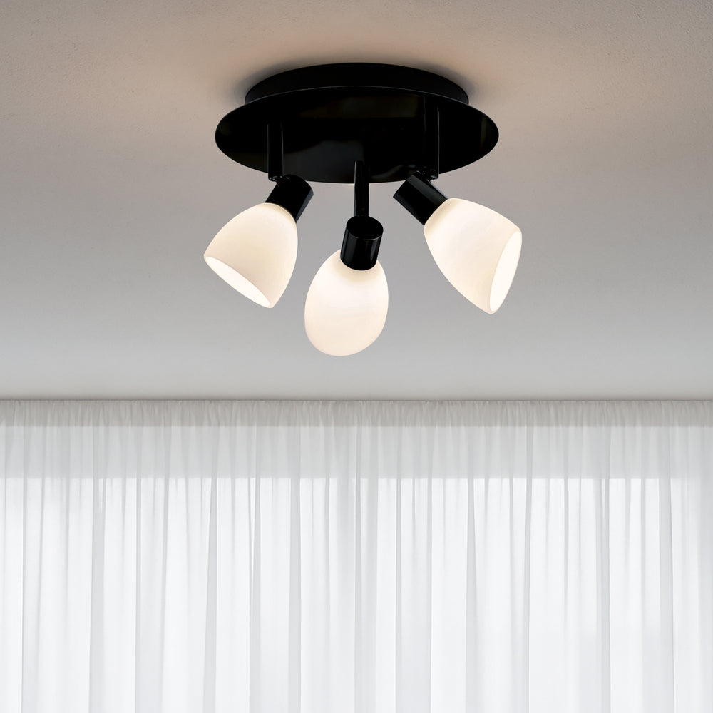 Plafonnier Cut 3 spots, noir et verre opale