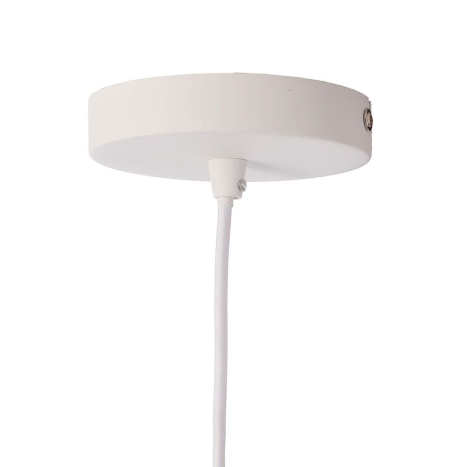 Gros plan du cabochon de plafond blanc et de la fixation du câble