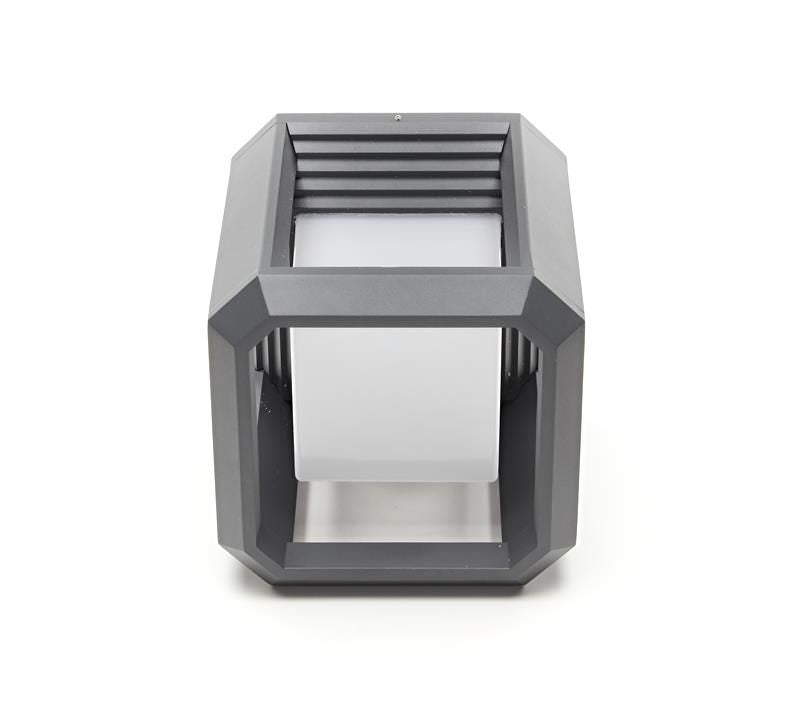 Vue de face du boîtier gris, diffuseur blanc translucide et structure carrée nervurée.