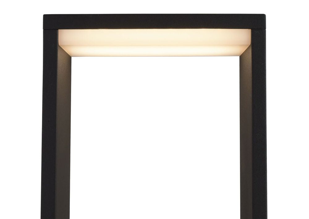 Vue rapprochée du cadre rectangulaire et de la source LED encastrée dans la traverse supérieure.