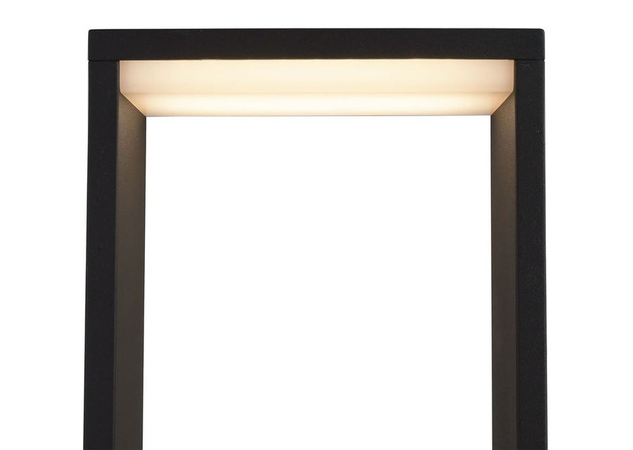 Vue rapprochée du cadre rectangulaire et de la source LED encastrée dans la traverse supérieure.