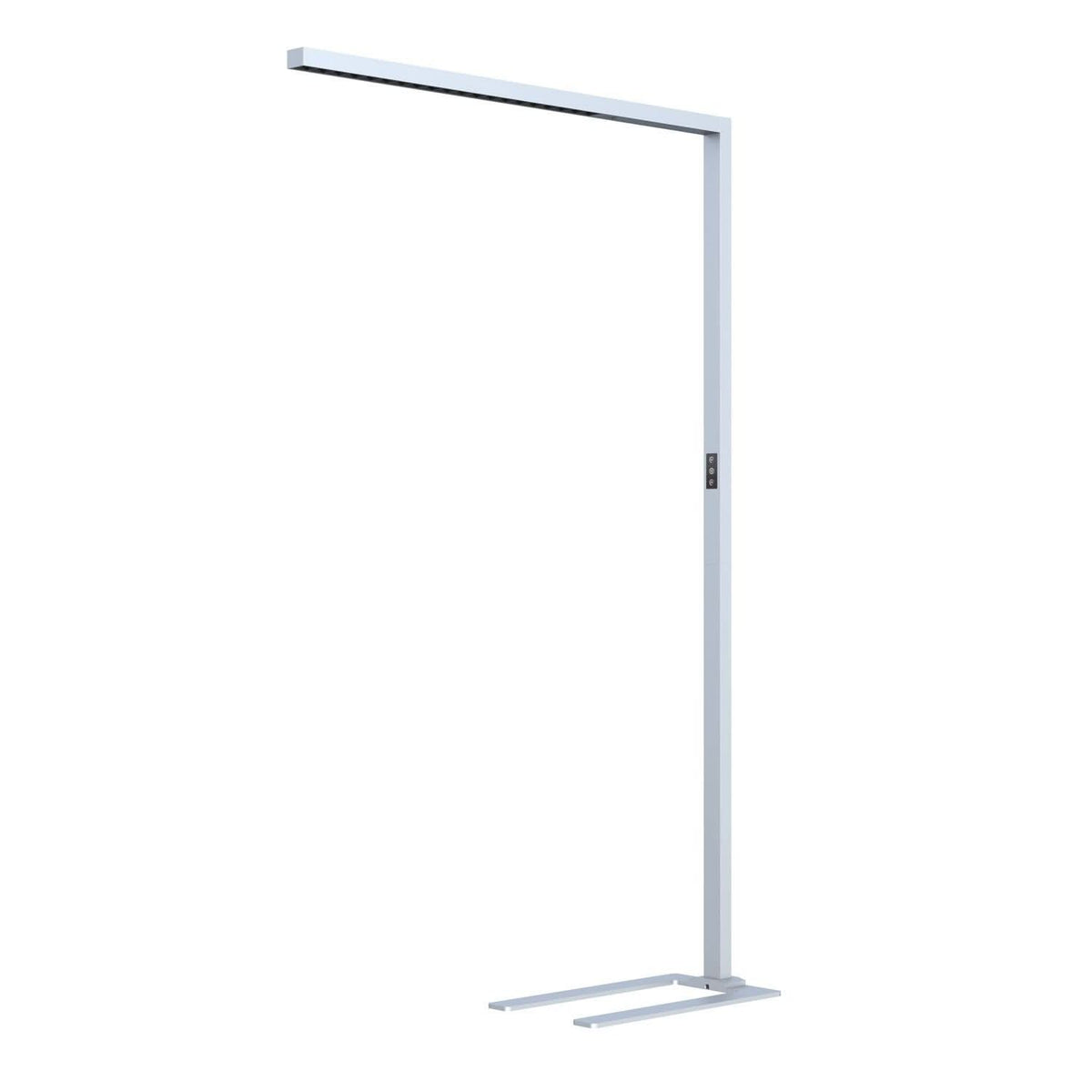 Lampadaire argenté en L vu de trois quarts sur fond blanc
